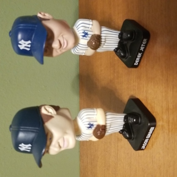 Derek Jeter/Jason Giambi Bobbleheads (Yankees) - Picture 6 of 6